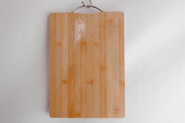 WOODEN CUTTING BOARD