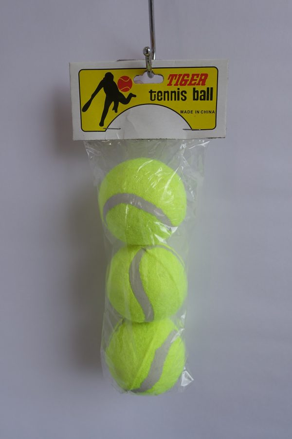 TENNIS BALL