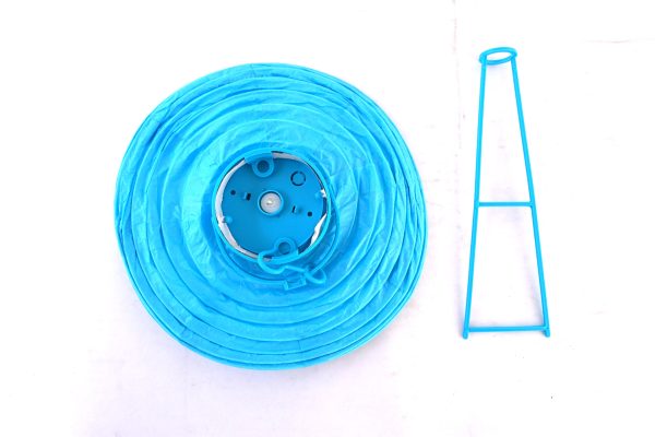 Lantern with battery