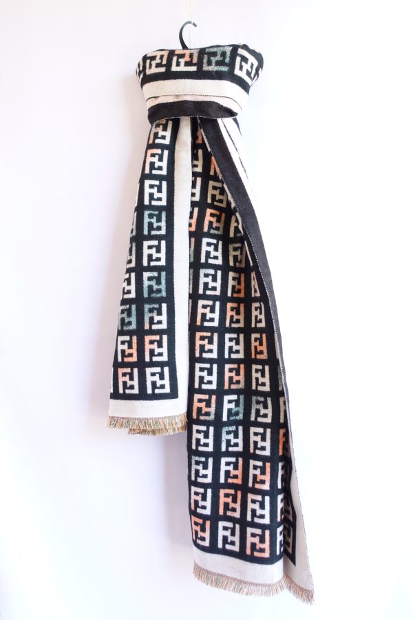 F character Scarf - Image 2